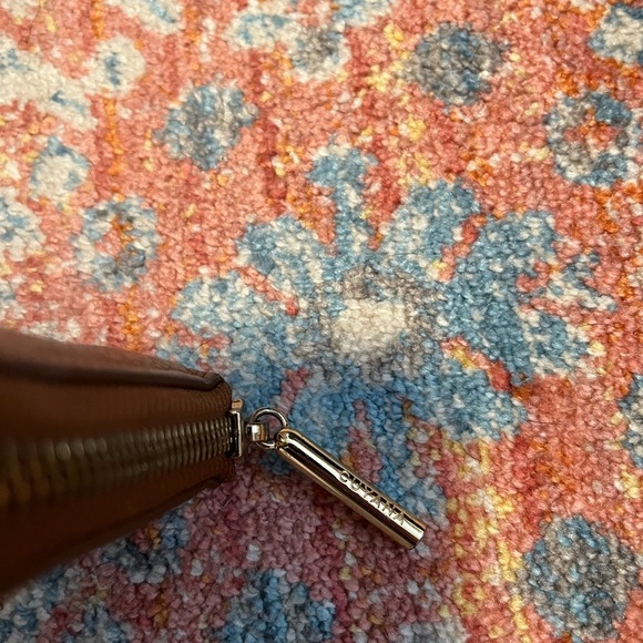 Cuyana pebbled leather wallet in caramel/chestnut - Picture 6 of 9